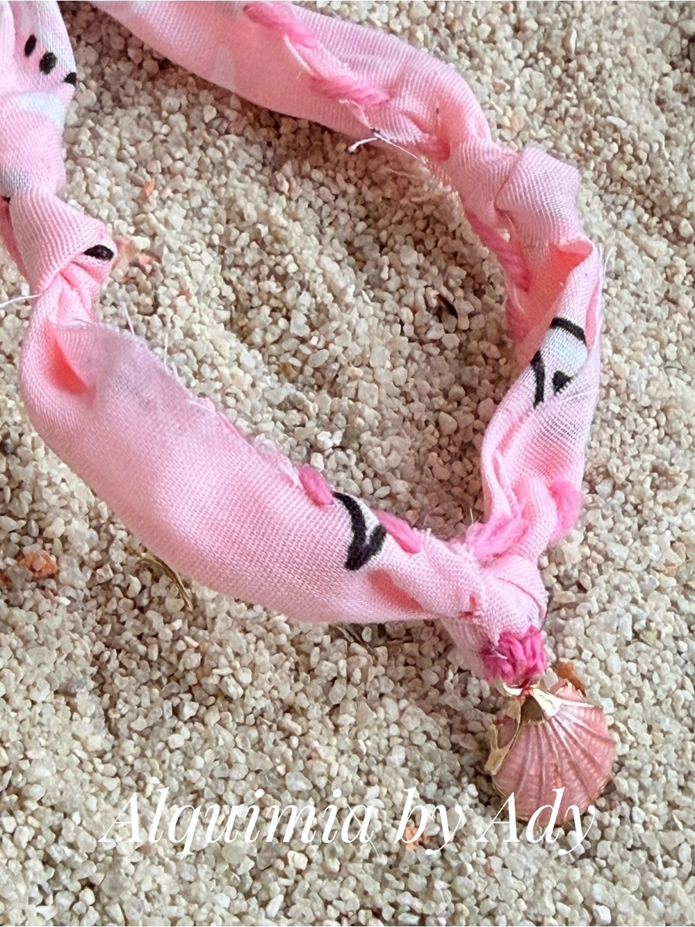 AMERICANA + pink bandanna Gold shell charm choker necklace - Picture 3 of 7